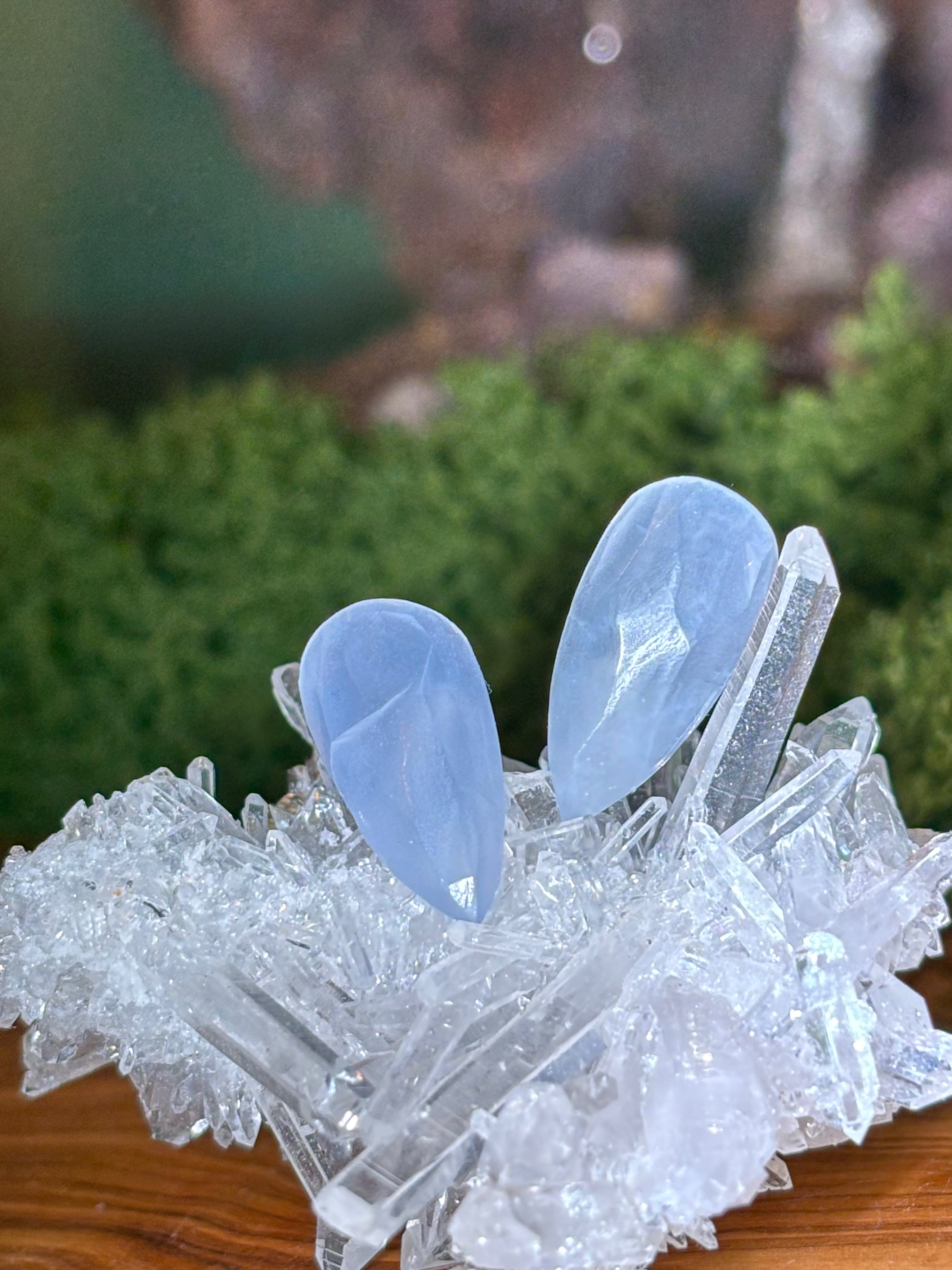 【bulebon】エバーネイルK Milky Crystal (S) single Natural Blue Chalcedony Nail (1pc) – Make it Crystal