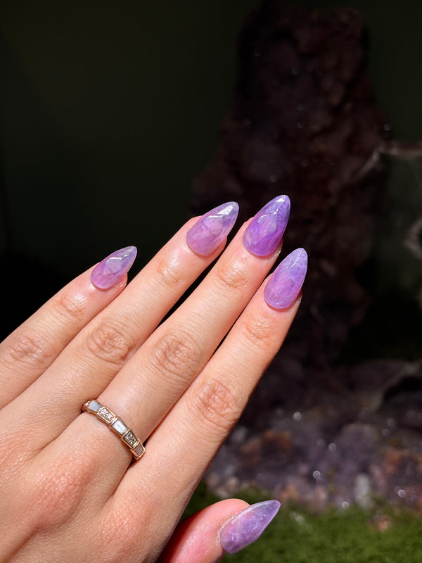 Natural amethyst nail